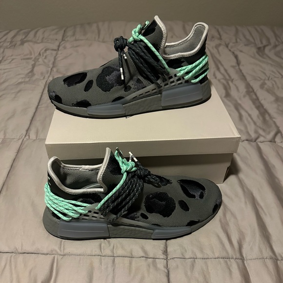 Adidas NMD HU Pharrell Ash Grey - Picture 2 of 9